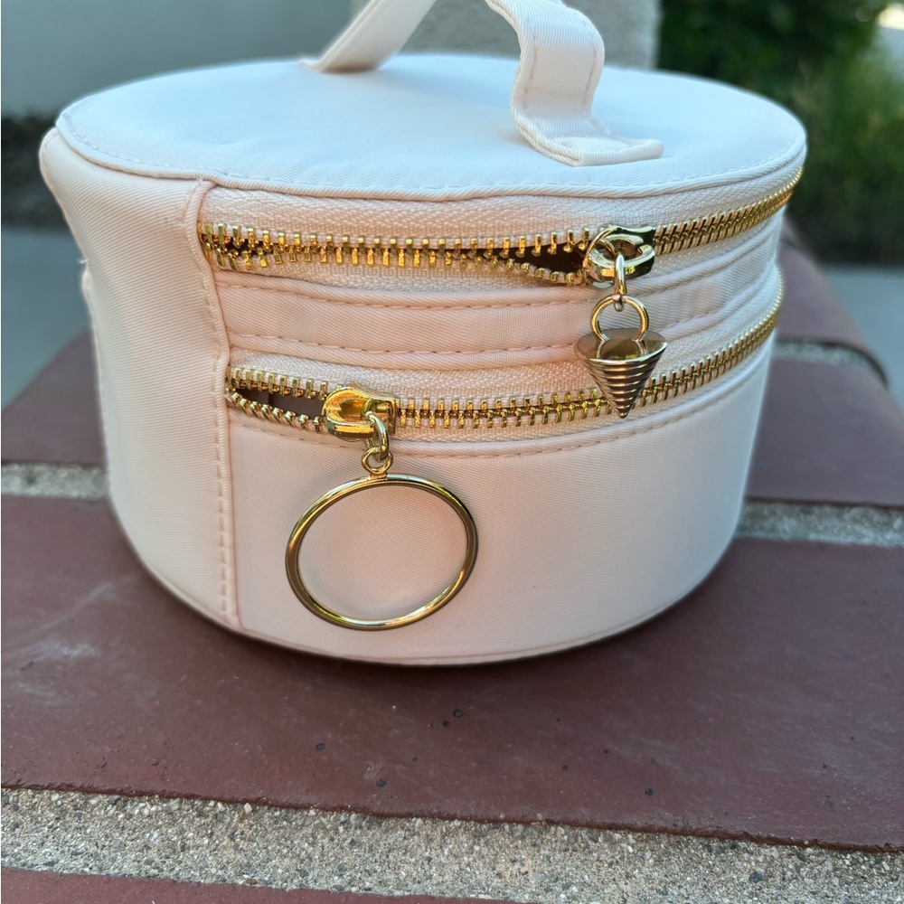 Gaultier Divine Cream Round Makeup Bag - Picture 3 of 5